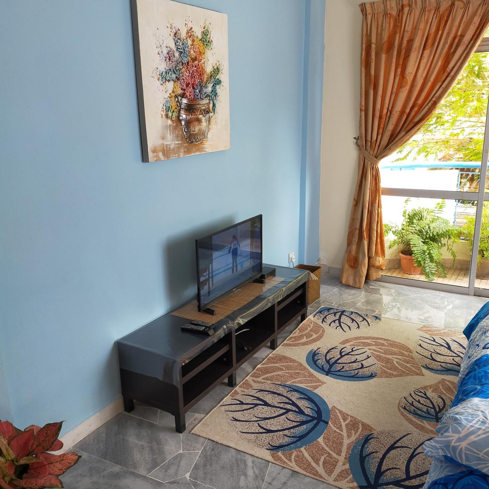 Relaxing Retreats At Cocobay Apartments Port Dickson Ruang foto